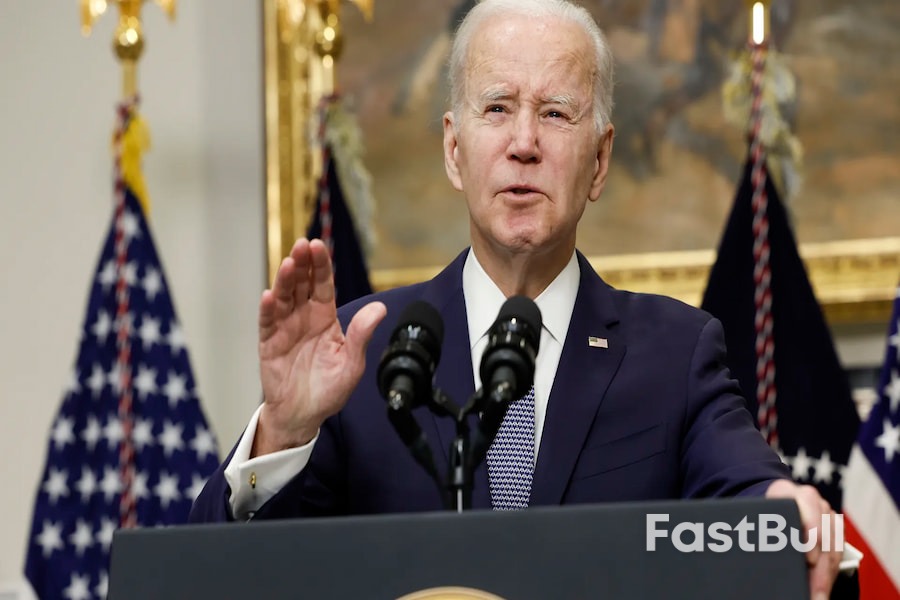 美国总统拜登就银行业问题发表讲话：被接管银行管理层统统炒鱿鱼_1