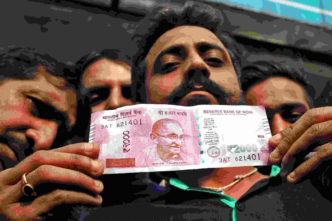 Rupee Strengthens Beyond 85/USD as Weaker Dollar and Yuan Gains Buoy Asian  Currencies - FastBull