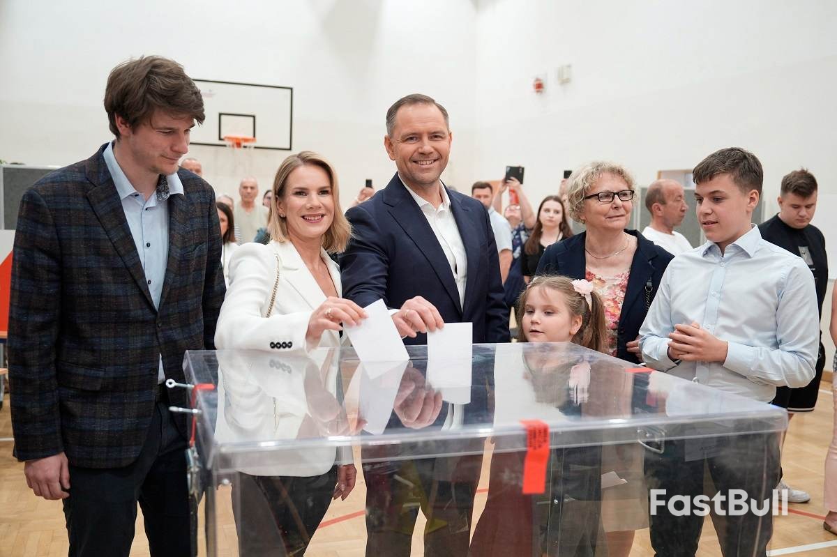 波兰选出疑欧派总统,亲欧派总理称“寸步不让”_1 波兰选出疑欧派总统,亲欧派总理称“寸步不让”_1