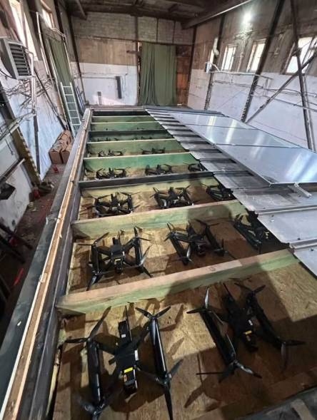 深入腹地!乌无人机袭击俄多州机场,乌方扬言摧毁逾40架俄轰炸机_2 深入腹地!乌无人机袭击俄多州机场,乌方扬言摧毁逾40架俄轰炸机_2