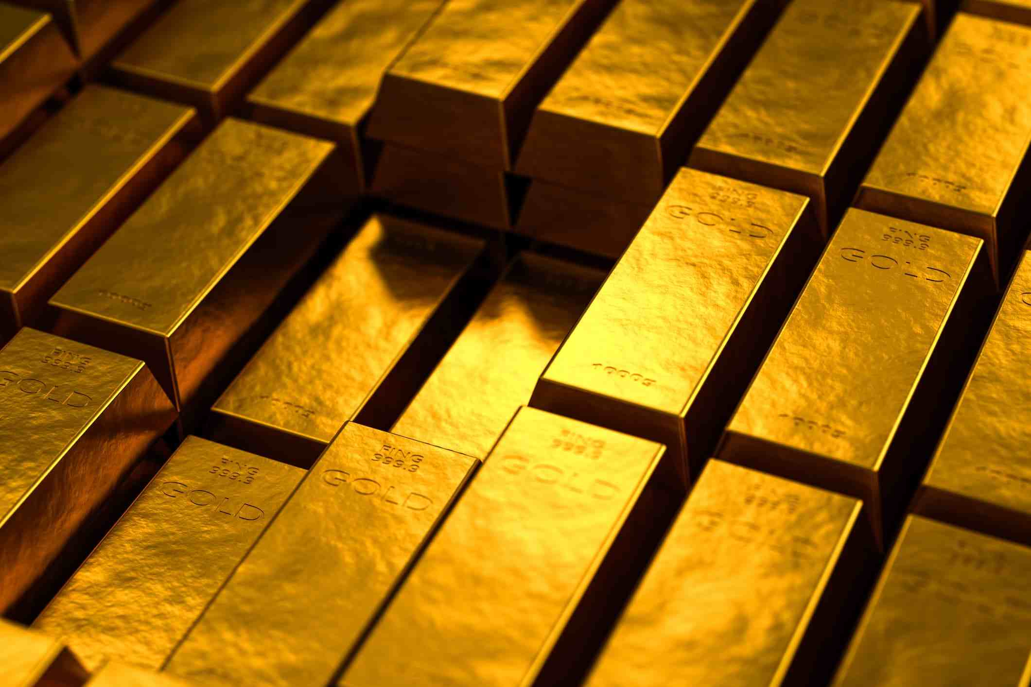 Gold slips below $4,600 as PCE data fuels dollar and yield rally