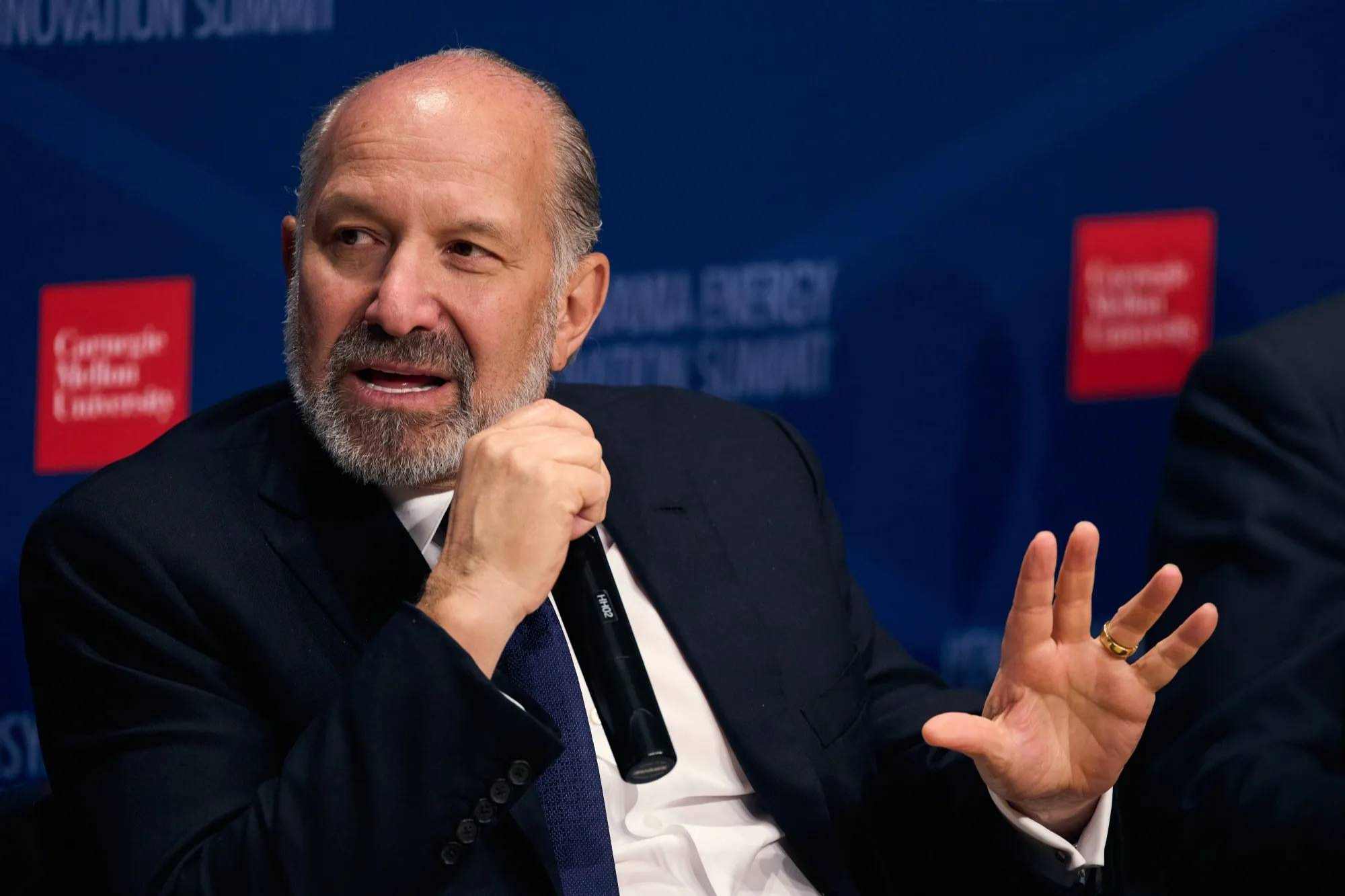 Lutnick Targets Swiss Pharma Giants For Making Money Off America - FastBull