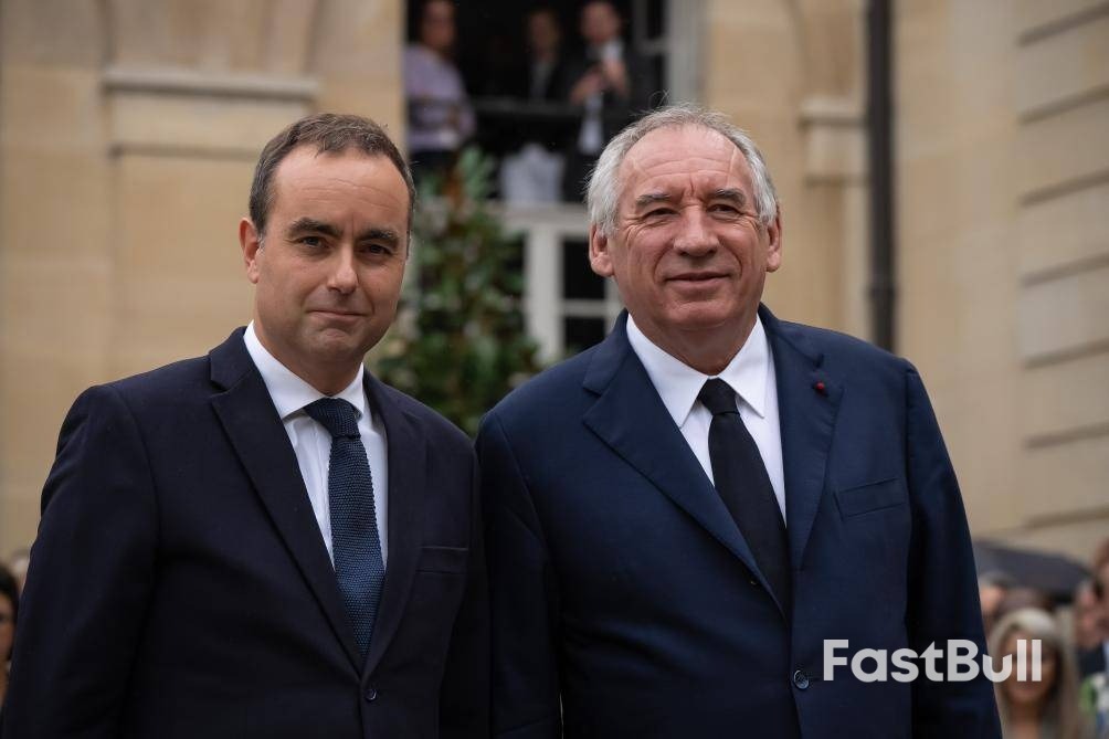 “封锁法国”示威席卷法兰西,新总理上台碰上全国抗议_2 “封锁法国”示威席卷法兰西,新总理上台碰上全国抗议_2