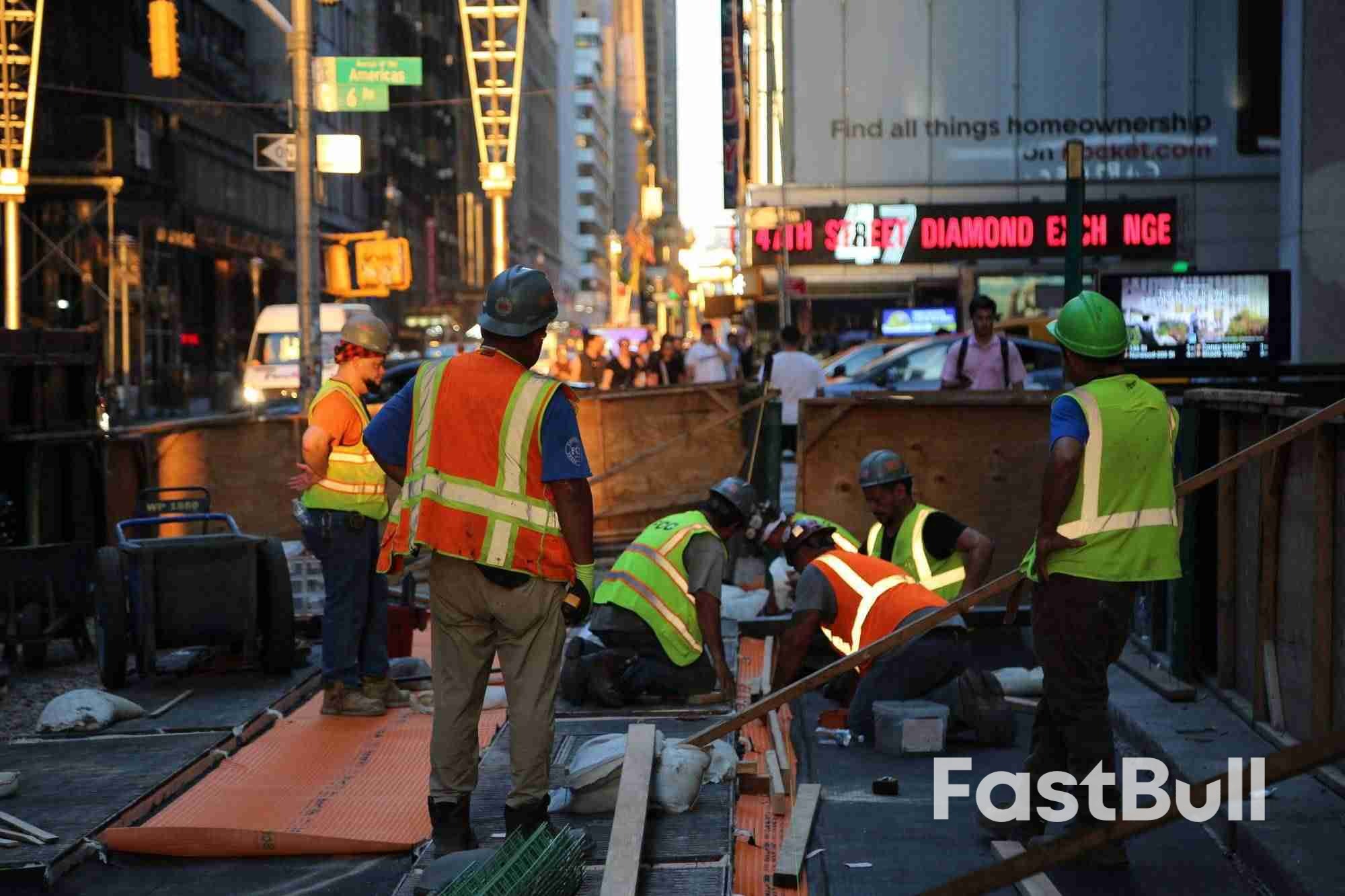 重压之下，美国劳动力市场流失逾120万移民_1