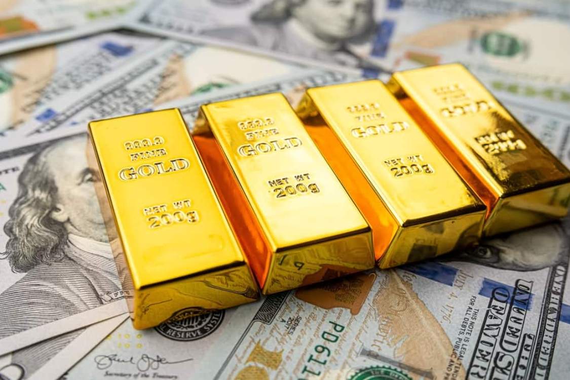 Gold Surges to Record High as Global Markets React to Dollar Doubts and  Geopolitical Strains - FastBull