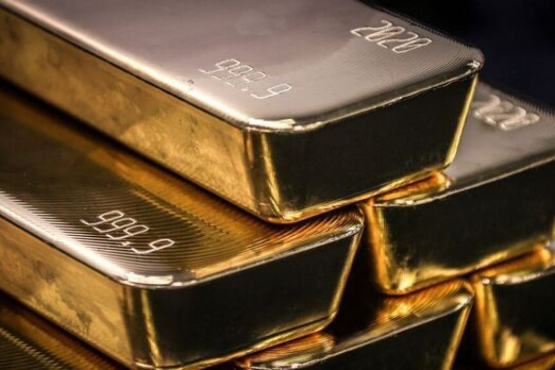 Gold Hits Record High as Fed Rate Cut Expectations Boost Demand - FastBull