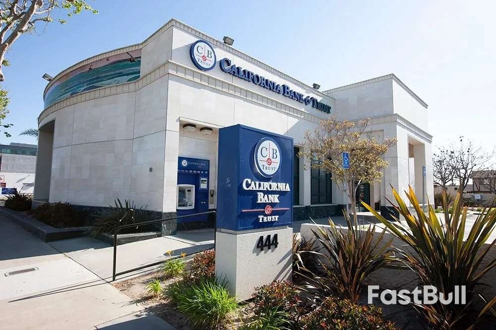 美国两家地区银行爆雷,银行股市值蒸发超1000亿美元_1 美国两家地区银行爆雷,银行股市值蒸发超1000亿美元_1