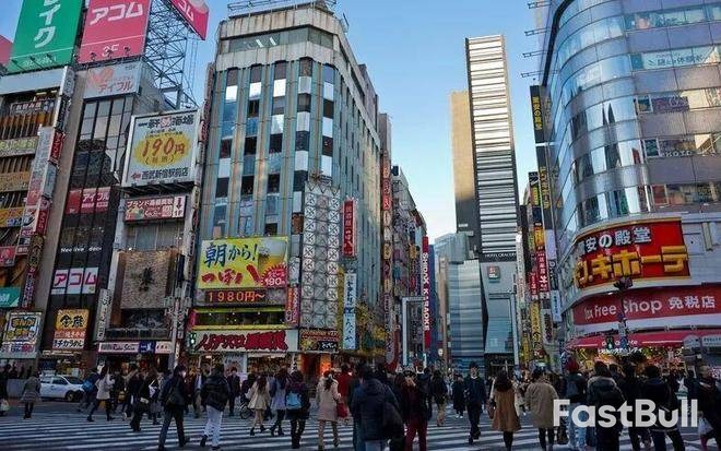 高市早苗闹剧，日本经济先中回旋镖_1