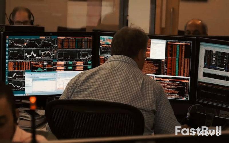 华尔街年末豪赌，满载而归还是竹篮打水？_1