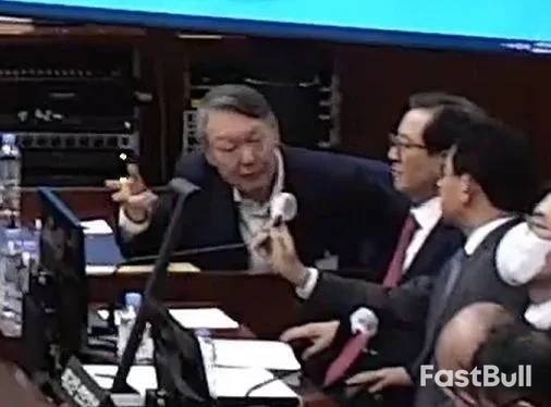 尹锡悦被求处死刑：庭上怒斥89分钟_2