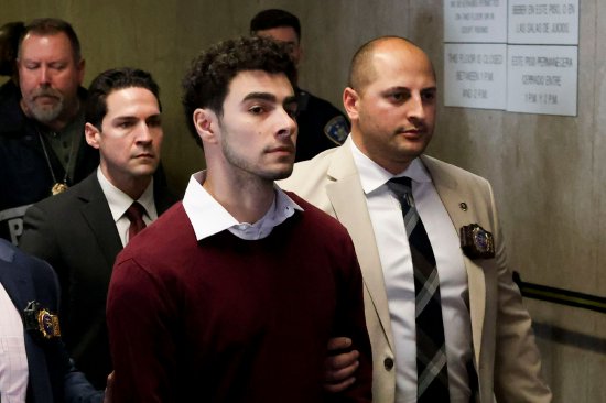 12月23日，Luigi Mangione抵达纽约法庭